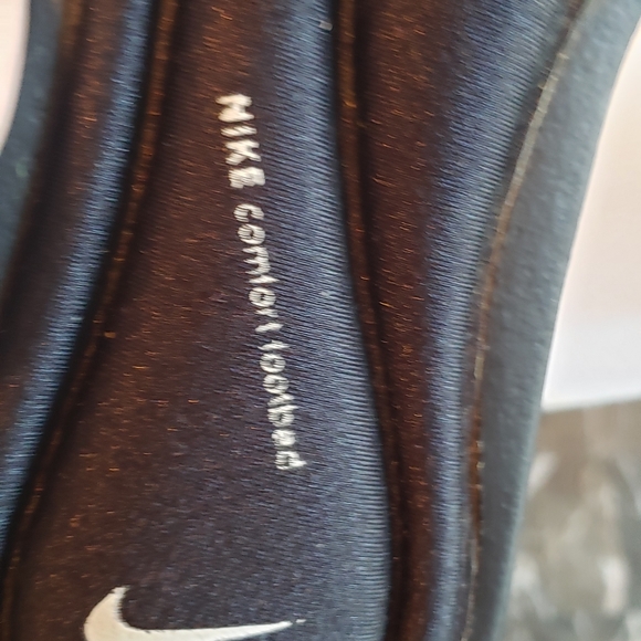 Nike memory foam slides Women's size 8 - Picture 3 of 4